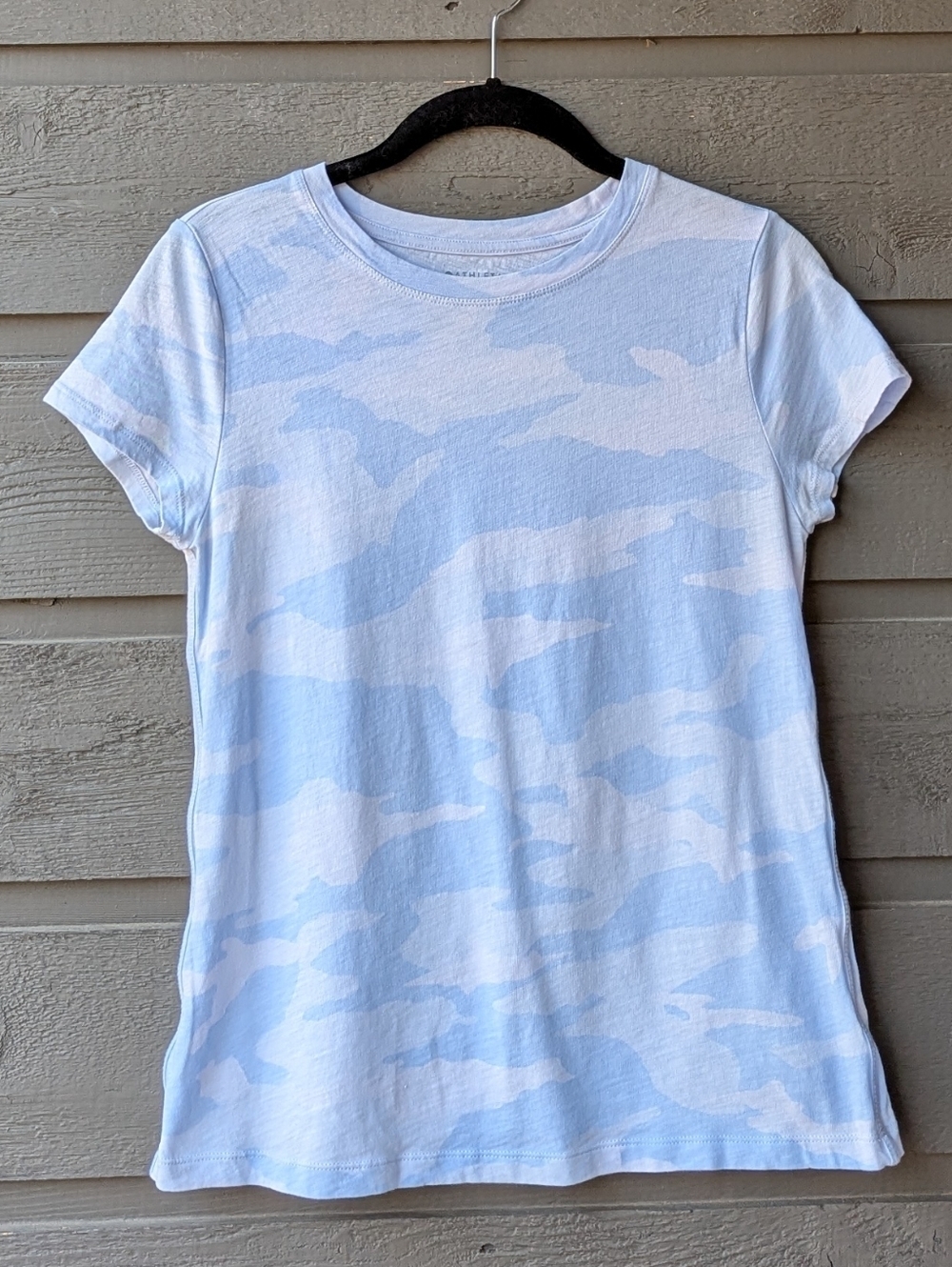 Athleta Organic Daily Camo Crew Tee Style #510162 Size XS Shades of Blue Camo